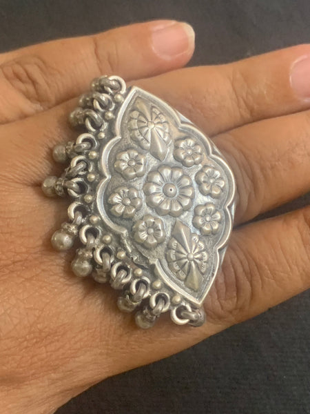 Silver Ornate Fingerring